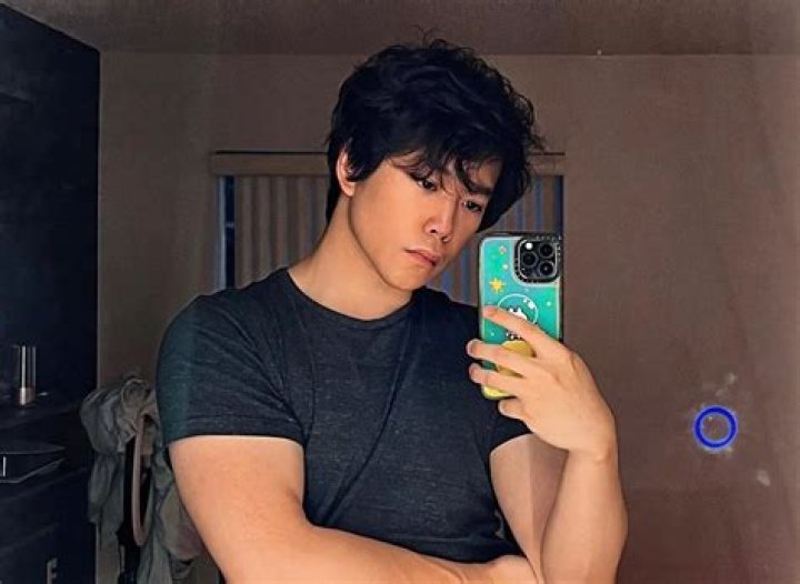 Aleks Le Pets