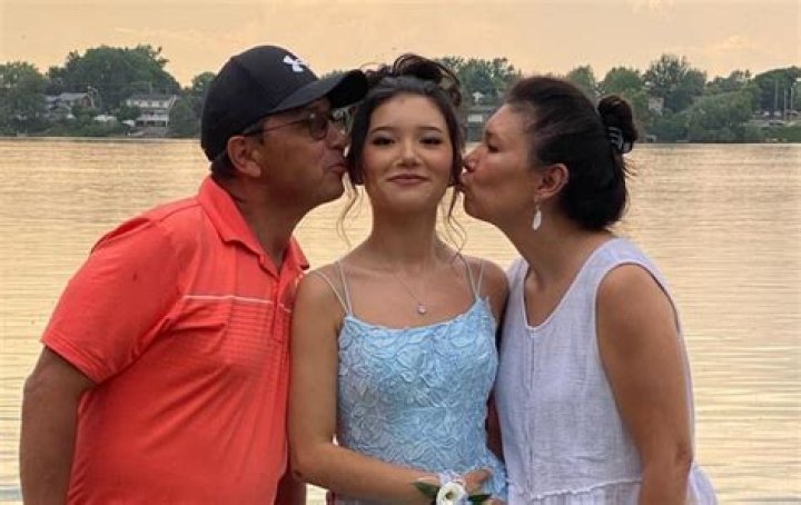 Her Parents, Siblings, Net Worth, And Husband