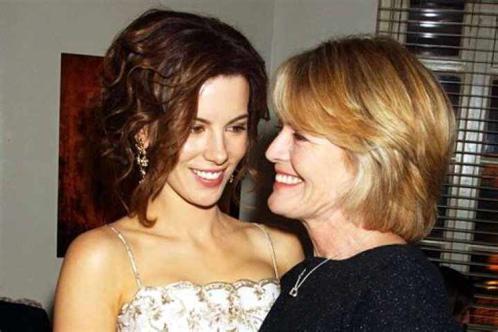 Kate Beckinsale Parents – Richard And Judy, Siblings Boyfriend And Net Worth