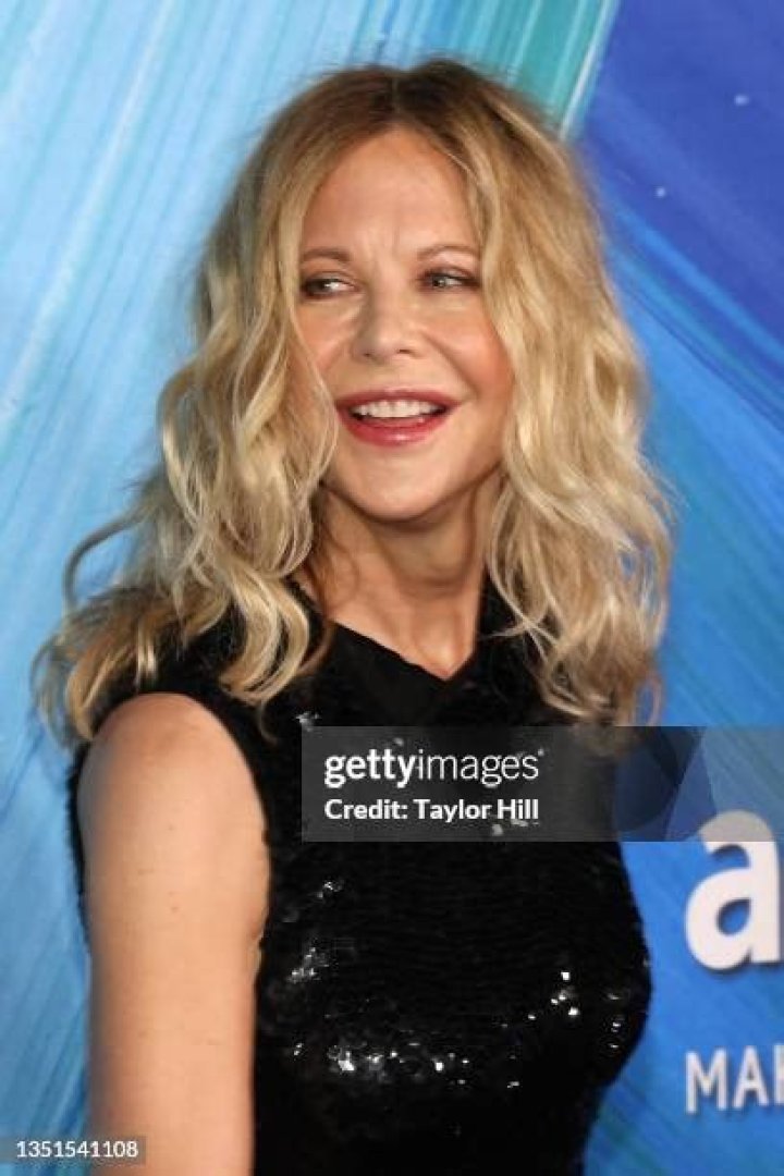 Meg Ryan attends the 2021 amfAR Gala Los Angeles at Pacific Design Center on November 04, 2021 in West Hollywood, California.